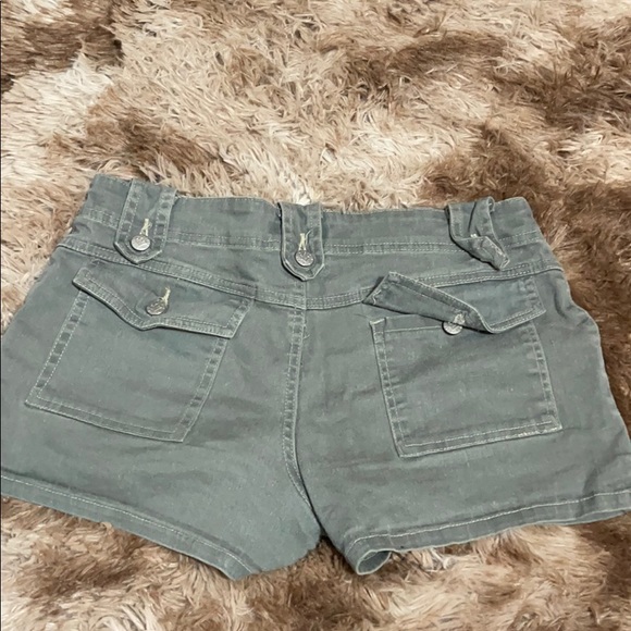 Olive green shorts - Picture 2 of 3